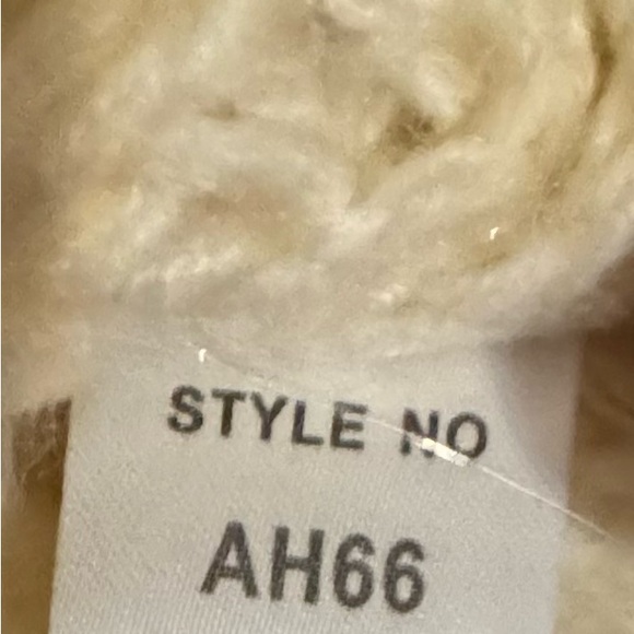 POL Cream Knit Sweater - Picture 4 of 4